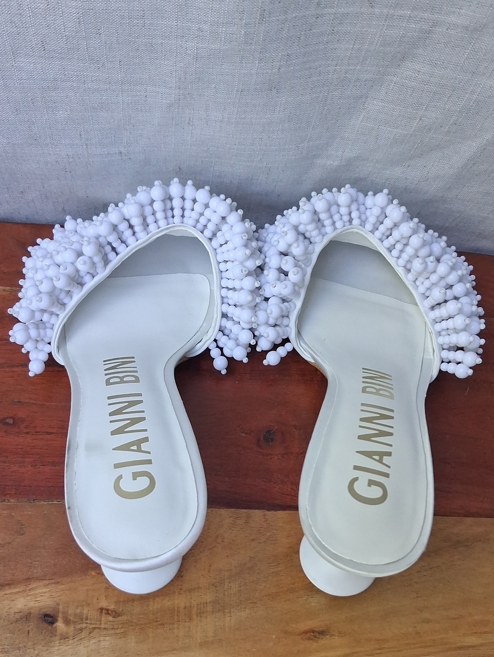 Gianni Bini Lonzo White Beaded Slide Sandals 9.5 - Picture 5 of 13